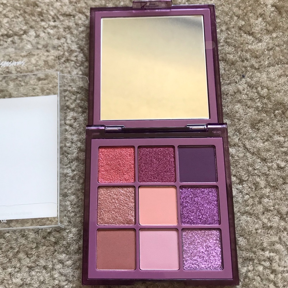 HUDA BEAUTY HAZE OBSESSIONS EYESHADOW PALETTE PURPLE HAZE OBSESSIONS